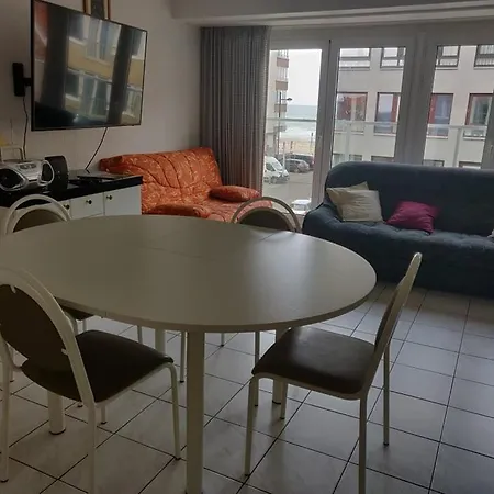 Osborne Apartment *